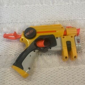 Nerf N Strike nite finder light beam targeting yellow